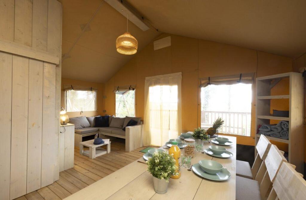 Camping Ushuaia Villages Au Bois Joli Andryes Bagian luar foto