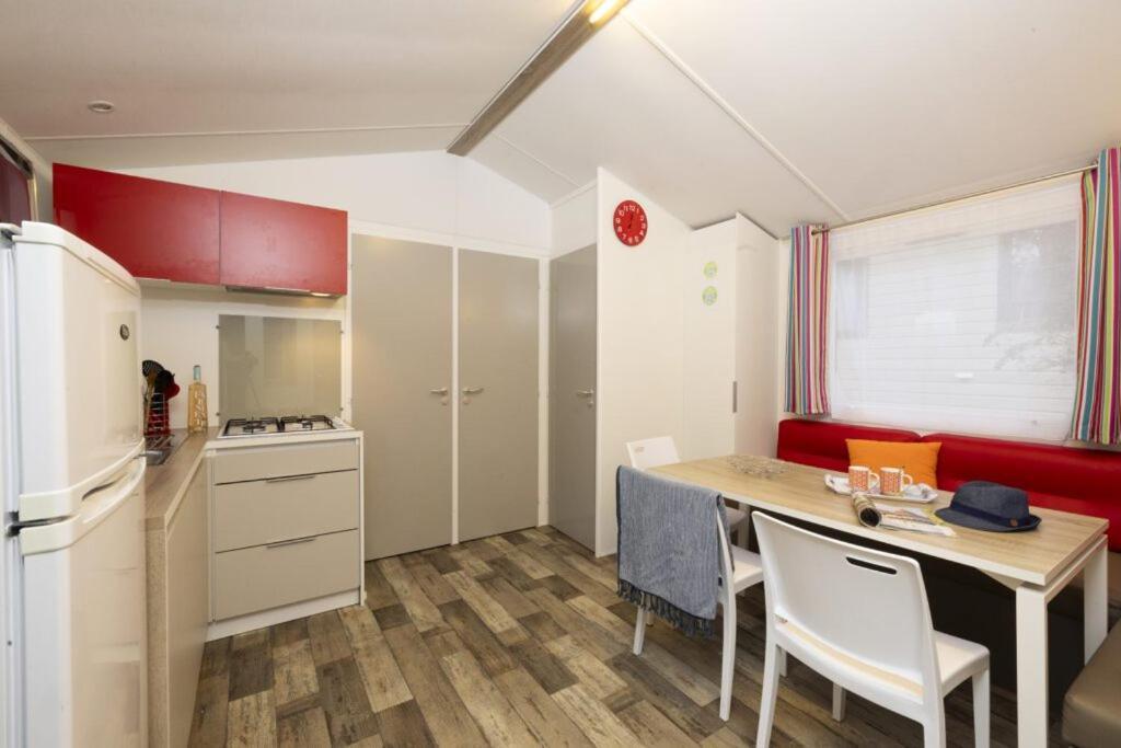 Camping Ushuaia Villages Au Bois Joli Andryes Bagian luar foto